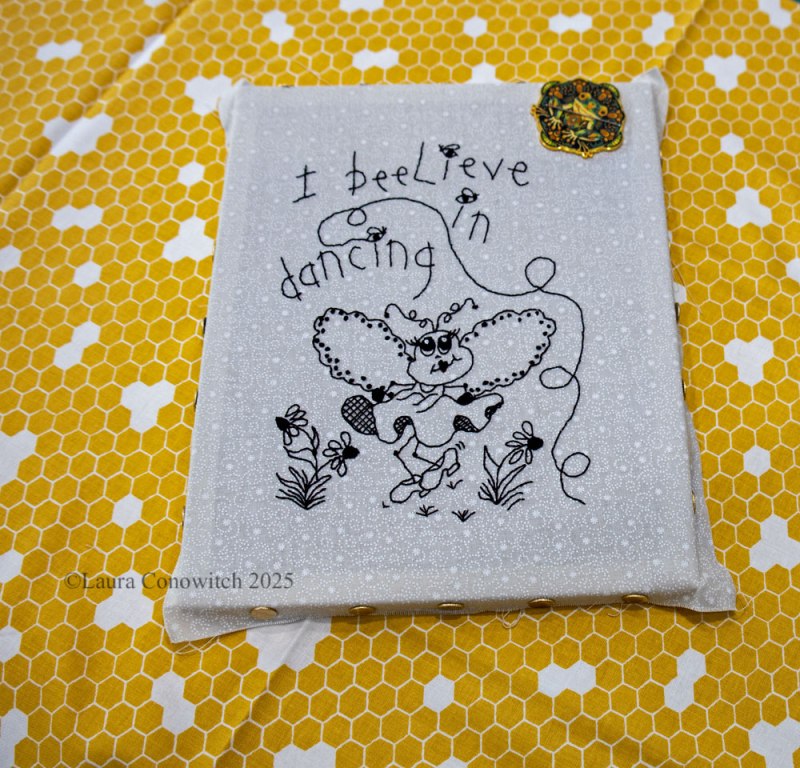 Beez By Tricia Cribbs Embroidery Design